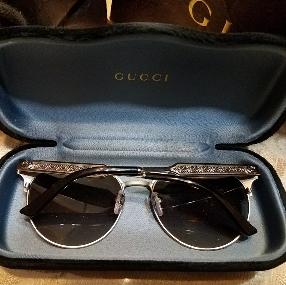 Sold🙂New Gucci sunglasses Gorgeous - Picture 4 of 8